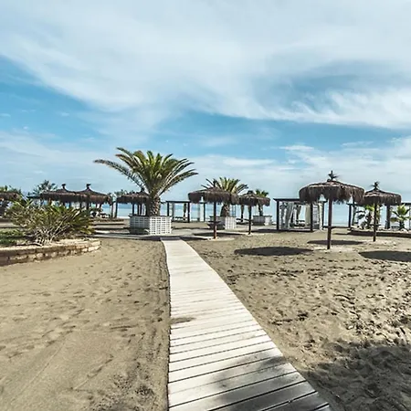 Casa Villaggio Emmanuele Lägenhetshotell Ippocampo