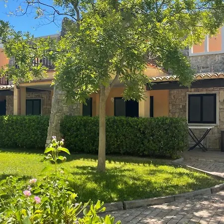 Lägenhetshotell Casa Villaggio Emmanuele Ippocampo